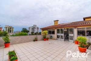 Cobertura à venda com 302m², 3 dormitórios, 1 suíte, 2 vagas, no bairro Tristeza em Porto Alegre