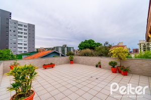 Cobertura à venda com 302m², 3 dormitórios, 1 suíte, 2 vagas, no bairro Tristeza em Porto Alegre