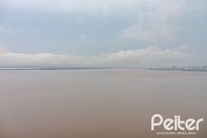 Comercial à venda com 158m², 3 vagas, no bairro Cristal em Porto Alegre