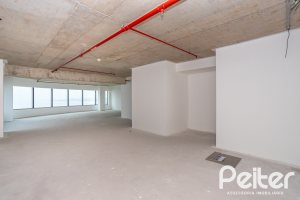 Comercial à venda com 158m², 3 vagas, no bairro Cristal em Porto Alegre