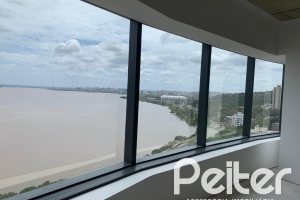 Comercial à venda com 158m², 3 vagas, no bairro Cristal em Porto Alegre