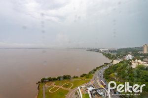 Comercial à venda com 158m², 3 vagas, no bairro Cristal em Porto Alegre