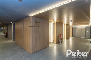 Comercial à venda com 31m², 1 vaga, no bairro Cristal em PORTO ALEGRE