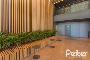 Comercial à venda com 31m², 1 vaga, no bairro Cristal em PORTO ALEGRE