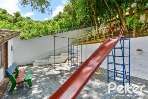 Casa em Condomínio à venda com 220m², 3 dormitórios, 1 suíte, 3 vagas, no bairro Ipanema em Porto Alegre