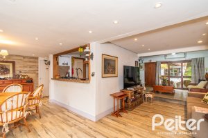 Casa em Condomínio à venda com 220m², 3 dormitórios, 1 suíte, 3 vagas, no bairro Ipanema em Porto Alegre