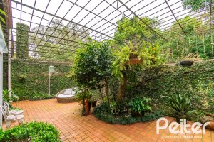 Casa em Condomínio à venda com 220m², 3 dormitórios, 1 suíte, 3 vagas, no bairro Ipanema em Porto Alegre