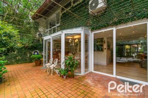 Casa em Condomínio à venda com 220m², 3 dormitórios, 1 suíte, 3 vagas, no bairro Ipanema em Porto Alegre