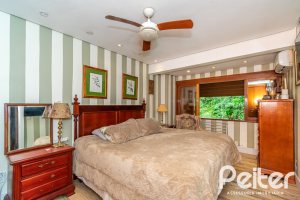 Casa em Condomínio à venda com 220m², 3 dormitórios, 1 suíte, 3 vagas, no bairro Ipanema em Porto Alegre