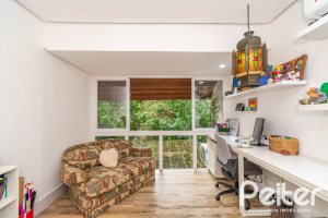 Casa em Condomínio à venda com 220m², 3 dormitórios, 1 suíte, 3 vagas, no bairro Ipanema em Porto Alegre