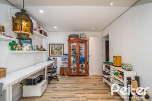 Casa em Condomínio à venda com 220m², 3 dormitórios, 1 suíte, 3 vagas, no bairro Ipanema em Porto Alegre