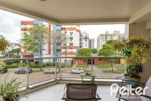 Apartamento à venda com 125m², 3 dormitórios, 1 suíte, 2 vagas, no bairro Tristeza em Porto Alegre