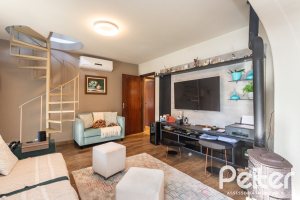 Casa à venda com 360m², 3 dormitórios, 1 suíte, 4 vagas, no bairro Jardim Isabel em Porto Alegre