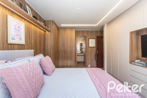 Casa à venda com 360m², 3 dormitórios, 1 suíte, 4 vagas, no bairro Jardim Isabel em Porto Alegre