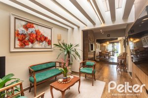 Casa à venda com 360m², 3 dormitórios, 1 suíte, 4 vagas, no bairro Jardim Isabel em Porto Alegre