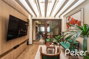Casa à venda com 360m², 3 dormitórios, 1 suíte, 4 vagas, no bairro Jardim Isabel em Porto Alegre