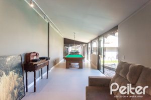 Casa à venda com 360m², 3 dormitórios, 1 suíte, 4 vagas, no bairro Jardim Isabel em Porto Alegre