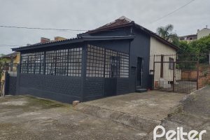 Casa à venda com 97m², no bairro Tristeza em Porto Alegre
