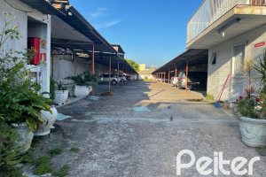 Terreno à venda com 1075m², no bairro Camaquã em Porto Alegre