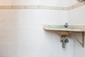 Casa à venda com 260m², 4 dormitórios, 2 suítes, 2 vagas, no bairro Teresópolis em Porto Alegre