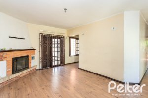 Casa à venda com 290m², 4 dormitórios, 1 suíte, 4 vagas, no bairro Ipanema em Porto Alegre