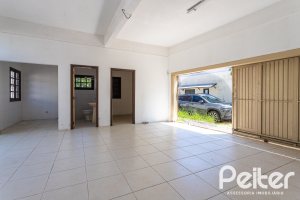 Casa à venda com 290m², 4 dormitórios, 1 suíte, 4 vagas, no bairro Ipanema em Porto Alegre