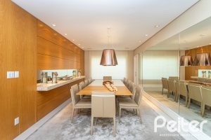 Casa em Condomínio à venda com 587m², 4 dormitórios, 4 suítes, 6 vagas, no bairro Terra Ville em PORTO ALEGRE