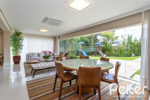 Casa em Condomínio à venda com 587m², 4 dormitórios, 4 suítes, 6 vagas, no bairro Terra Ville em PORTO ALEGRE