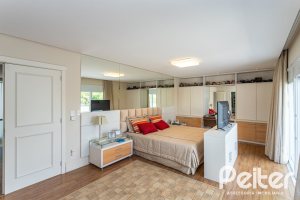 Casa em Condomínio à venda com 587m², 4 dormitórios, 4 suítes, 6 vagas, no bairro Terra Ville em PORTO ALEGRE