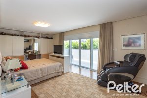 Casa em Condomínio à venda com 587m², 4 dormitórios, 4 suítes, 6 vagas, no bairro Terra Ville em PORTO ALEGRE