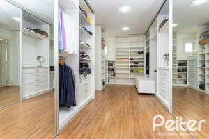 Casa em Condomínio à venda com 587m², 4 dormitórios, 4 suítes, 6 vagas, no bairro Terra Ville em PORTO ALEGRE