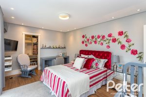 Casa em Condomínio à venda com 587m², 4 dormitórios, 4 suítes, 6 vagas, no bairro Terra Ville em PORTO ALEGRE