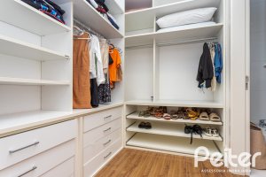 Casa em Condomínio à venda com 587m², 4 dormitórios, 4 suítes, 6 vagas, no bairro Terra Ville em PORTO ALEGRE