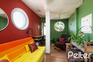 Casa à venda com 594m², 5 dormitórios, 2 suítes, 4 vagas, no bairro Vila Assunção em Porto Alegre