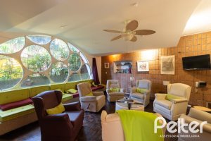 Casa à venda com 594m², 5 dormitórios, 2 suítes, 4 vagas, no bairro Vila Assunção em Porto Alegre