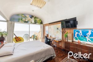 Casa à venda com 594m², 5 dormitórios, 2 suítes, 4 vagas, no bairro Vila Assunção em Porto Alegre