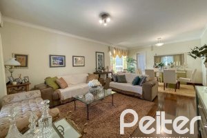 Casa à venda com 225m², 3 dormitórios, 1 suíte, 2 vagas, no bairro Ipanema em Porto Alegre