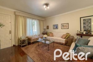 Casa à venda com 225m², 3 dormitórios, 1 suíte, 2 vagas, no bairro Ipanema em Porto Alegre