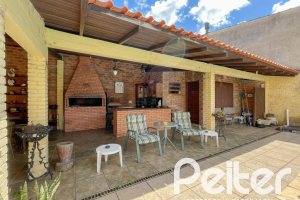 Casa à venda com 225m², 3 dormitórios, 1 suíte, 2 vagas, no bairro Ipanema em Porto Alegre