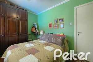 Casa à venda com 225m², 3 dormitórios, 1 suíte, 2 vagas, no bairro Ipanema em Porto Alegre