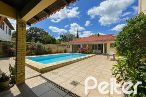 Casa à venda com 225m², 3 dormitórios, 1 suíte, 2 vagas, no bairro Ipanema em Porto Alegre