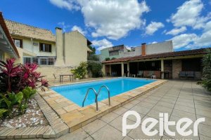 Casa à venda com 225m², 3 dormitórios, 1 suíte, 2 vagas, no bairro Ipanema em Porto Alegre