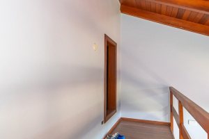 Casa à venda com 200m², 2 dormitórios, 1 suíte, 8 vagas, no bairro Nonoai em Porto Alegre