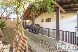 Casa à venda com 374m², 4 dormitórios, 1 suíte, 6 vagas, no bairro Jardim Isabel em Porto Alegre