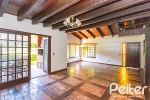 Casa à venda com 374m², 4 dormitórios, 1 suíte, 6 vagas, no bairro Jardim Isabel em Porto Alegre