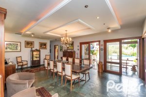 Casa em Condomínio à venda com 388m², 3 dormitórios, 2 suítes, 6 vagas, no bairro Cavalhada em PORTO ALEGRE