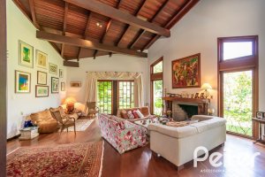 Casa em Condomínio à venda com 388m², 3 dormitórios, 2 suítes, 6 vagas, no bairro Cavalhada em PORTO ALEGRE