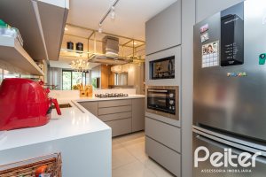 Cobertura à venda com 189m², 3 dormitórios, 1 suíte, 2 vagas, no bairro Tristeza em Porto Alegre