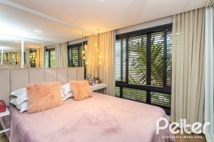 Cobertura à venda com 189m², 3 dormitórios, 1 suíte, 2 vagas, no bairro Tristeza em Porto Alegre