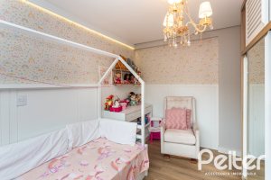 Cobertura à venda com 189m², 3 dormitórios, 1 suíte, 2 vagas, no bairro Tristeza em Porto Alegre